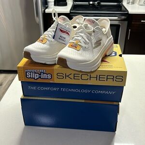 sketchers slip on sneakers